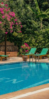 TEN APART HOTEL
