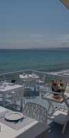 White Suites Resort