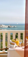 PETINAROS HOTEL & STUDIOS