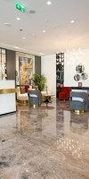 THE CHIC MINIMALIST - APARTMENT