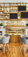 Hilton Garden Inn Dubai, Mall Avenue