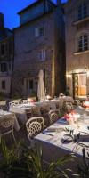 VESTIBUL PALACE