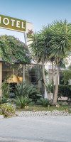 Flora Hotel