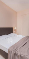 YAKINTHOS HOTEL