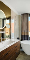 Emerald amp; Suites