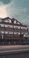 . Hotel Suru 