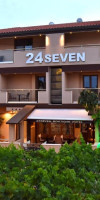 24 SEVEN BOUTIQUE HOTEL