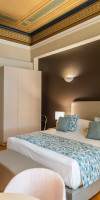 33 Solonos Suites