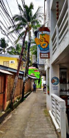 8 Colors Beach House Resort