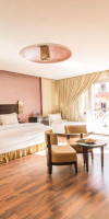 Almas Hotel