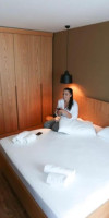 Alvin Comfort Hotel