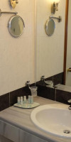 Kipriotis Maris & Suites