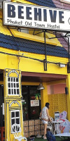 Beehive Phuket Old Town - Hostel
