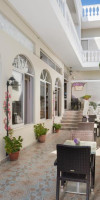Bella Vista Beach Hotel