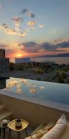 Bonzoe Suites & Villas