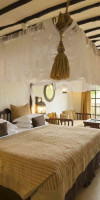 BREEZES BEACH CLUB & SPA