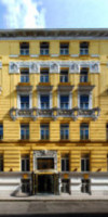 Carlton Opera