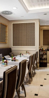 Catalonia Las Cortes Hotel