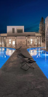 Cavo Suites