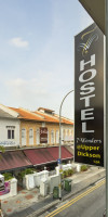 7 WONDERS HOSTEL AT UPPER DICKSON SG CLEAN