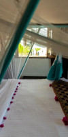 Dhow Palace Hotel