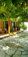 Dionysos Apartments