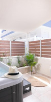 Elle Rooms & Suites