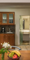Elotis Suites