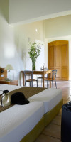 Elotis Suites