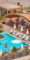 Enorme Teatro Beach Resort