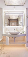 Four Seasons Hotel
