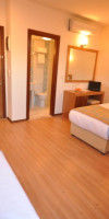 GRAND ANZAC HOTEL