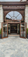 Grand Royale Apartment Complex & Spa