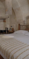 Hera Cave Suites