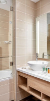 Hilton Garden Inn Dubai, Mall Avenue