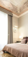 HOLIDAYS SUITES NAVONA