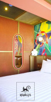 Hotel 4 Monkeys