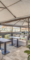 Hotel 77 Seventy-Seven