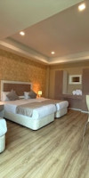 HOTEL DIPLOMAT SUITES