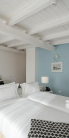 Hotel Oasis White