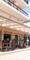 Manolas Hotel Studio