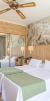 Hotel Parasol by Dorobe