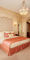 Hotel Raphael