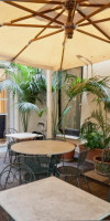 Hotel White