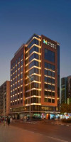 Hyatt Place Dubai Baniyas Square