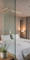 Icarus Hotel