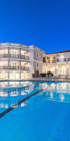 Karras Hotel