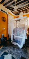 Kholle House