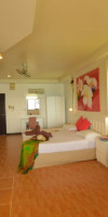 Koh Ngai Cliff Beach Resort