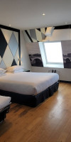 L Empire Paris